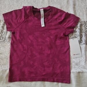 Lululemon Size 6 Swiftly Tech Short Sleeve 2.0 Tee